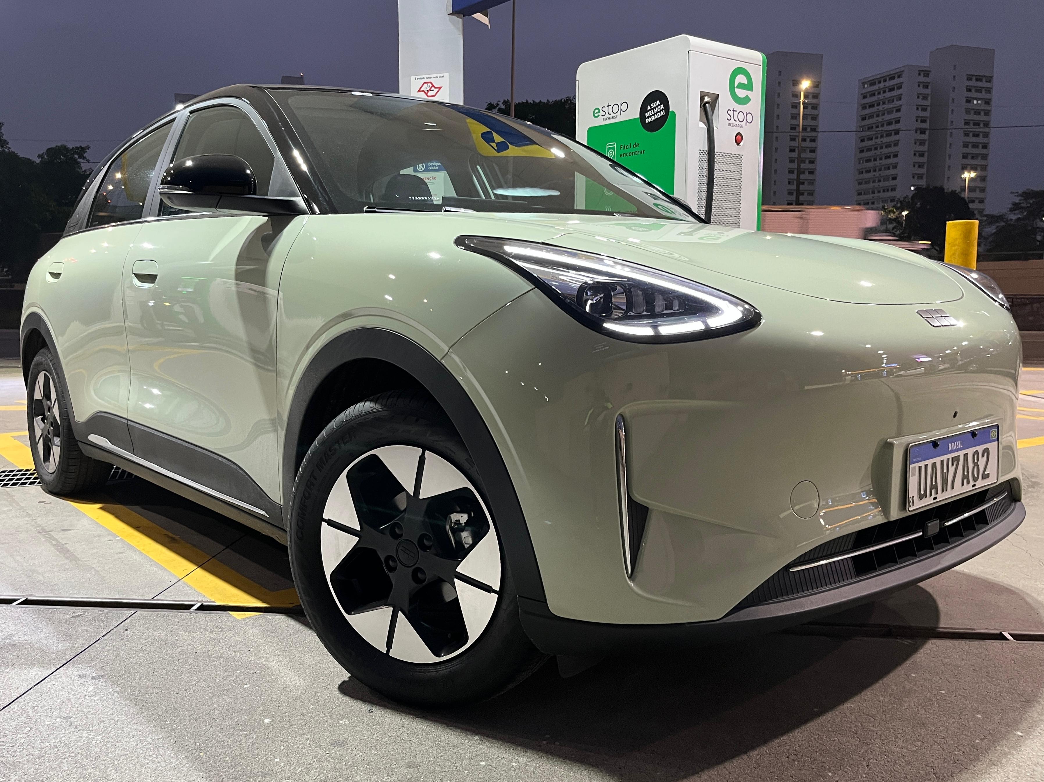 Geely EX2 No eletroposto