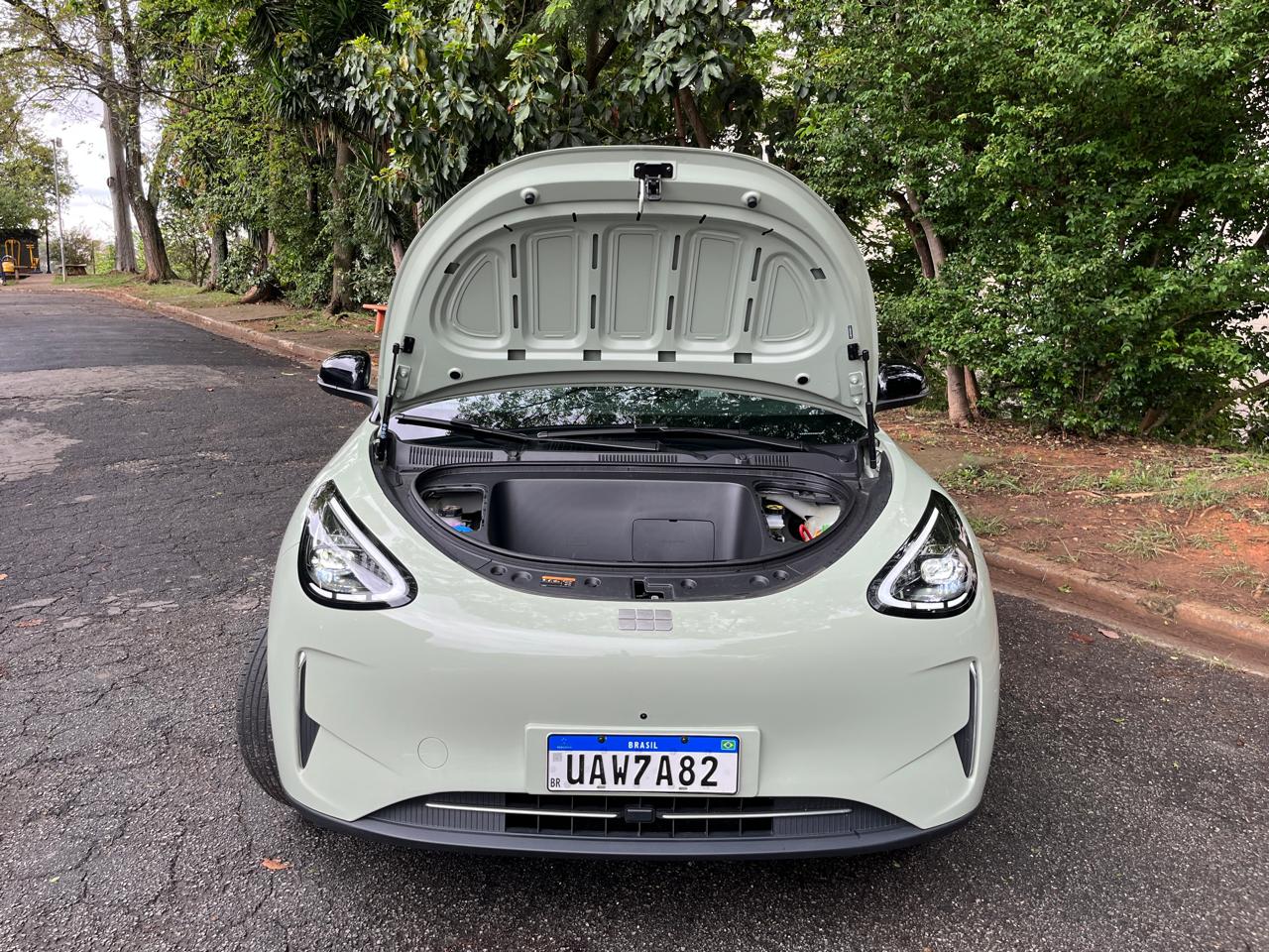 Frente Geely EX2