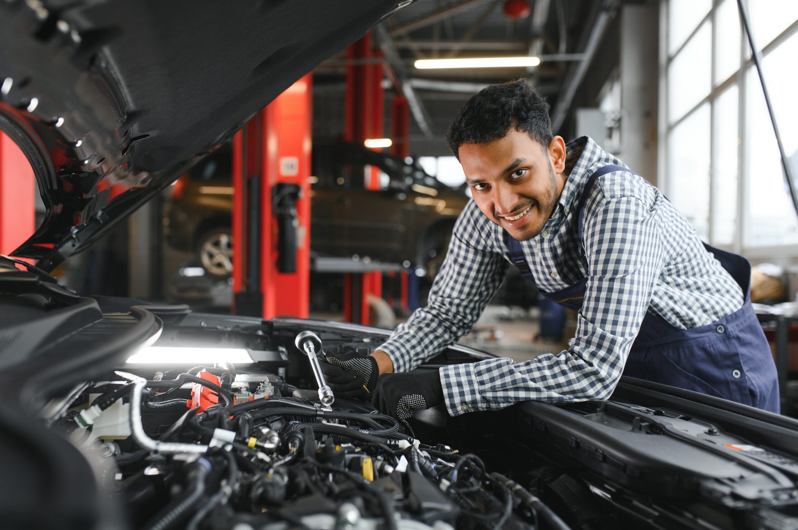 Juntas de motor e vedação para aplicações no cabeçote, cárter, coletor e tampa de válvulas.