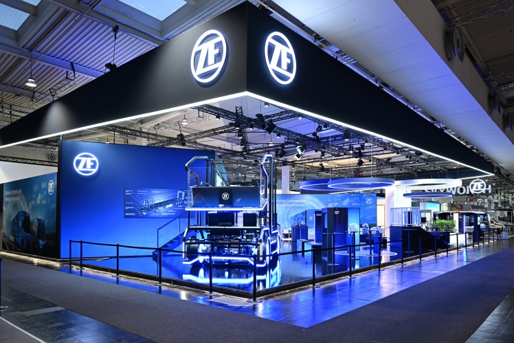 ZF apresenta tecnologias para veículos comerciais na IAA Transportation 2026, em Hannover.